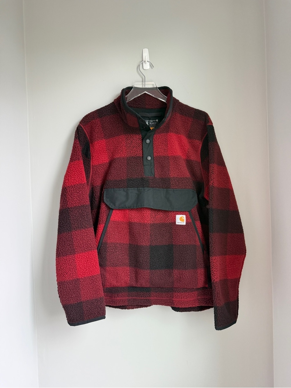 Carhartt Relaxed Fit Fleece Pullover Men’s Medium Red Black Buffalo Plaid